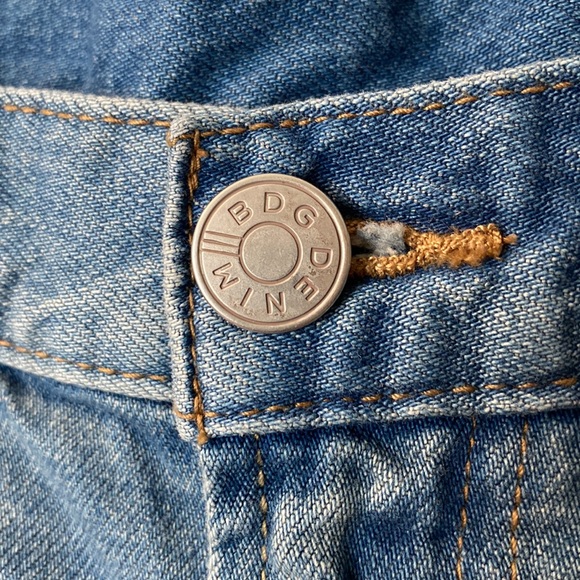 BDG 26W Essential Short Mid Rise - Picture 2 of 4